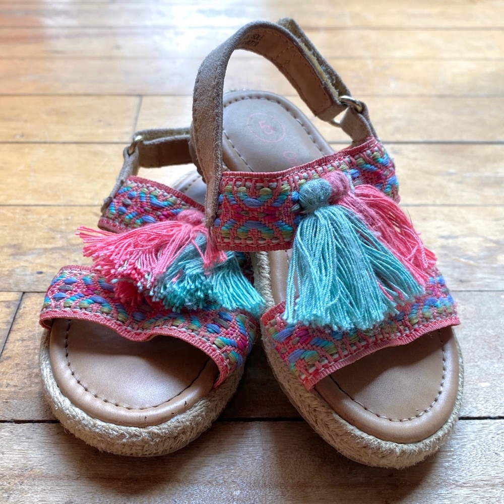 Toddler Cat & Jack emroidered tassel sandals